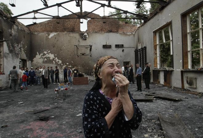 monodies_com's tweet photo. Yesterday the tragic incident at the Beslan school was commemorated once again with the survivors and the relatives' victims of this human tragedy. The Symphony Orchestra of the Mariinsky Theater Branch performed my work Marsiehâ-ye Khâk.
https://t.co/7USV2QlCLb https://t.co/UwJKzfyEAY