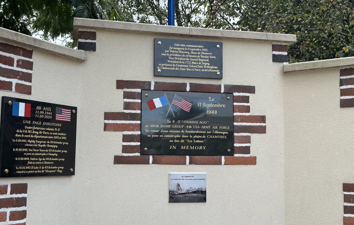 JulienOdoul's tweet photo. 🇫🇷🇺🇸 Le 11 septembre 1944, un bombardier américain B-17 s’écrase à Chamvres après avoir été abattu par les Allemands. Honneur à nos alliés tombés pour notre liberté et hommage aux victimes de l’attaque du World Trade Center dans la guerre qui nous oppose à la barbarie islamiste. https://t.co/RzFNIshxhd