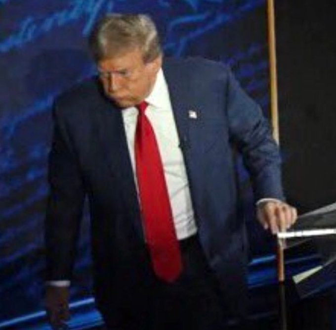 mikelking's tweet image. #DonOld #TrumpisWEIRD and pathetically weak. 

#WorldLeadersAreLaughingAtTRUMP 

#DiarrheaDonIsDONE 

Please retweet