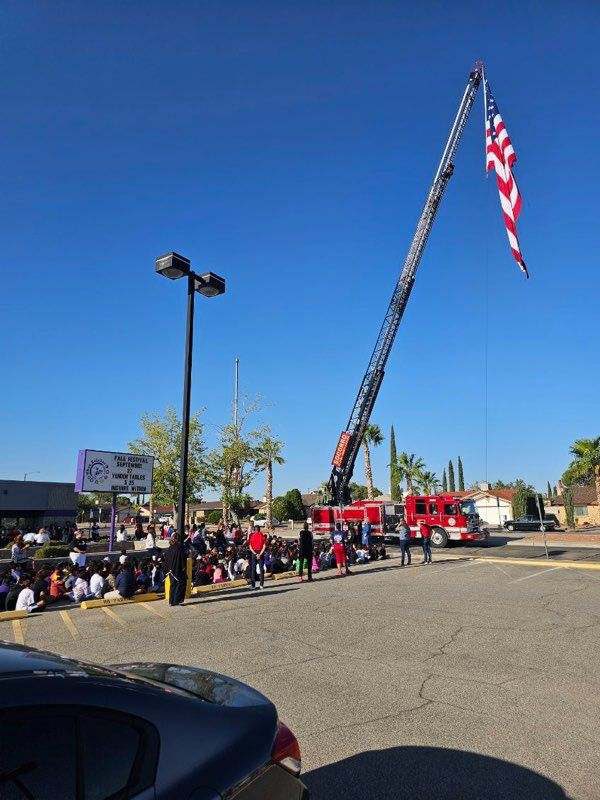 Today Officer Melendez who is not only an SRO <a href="/OSheaKeleher_ES/">Laura Garcia</a> but also a fireman who drove his fire truck over and the kids were all very excited to climb aboard.