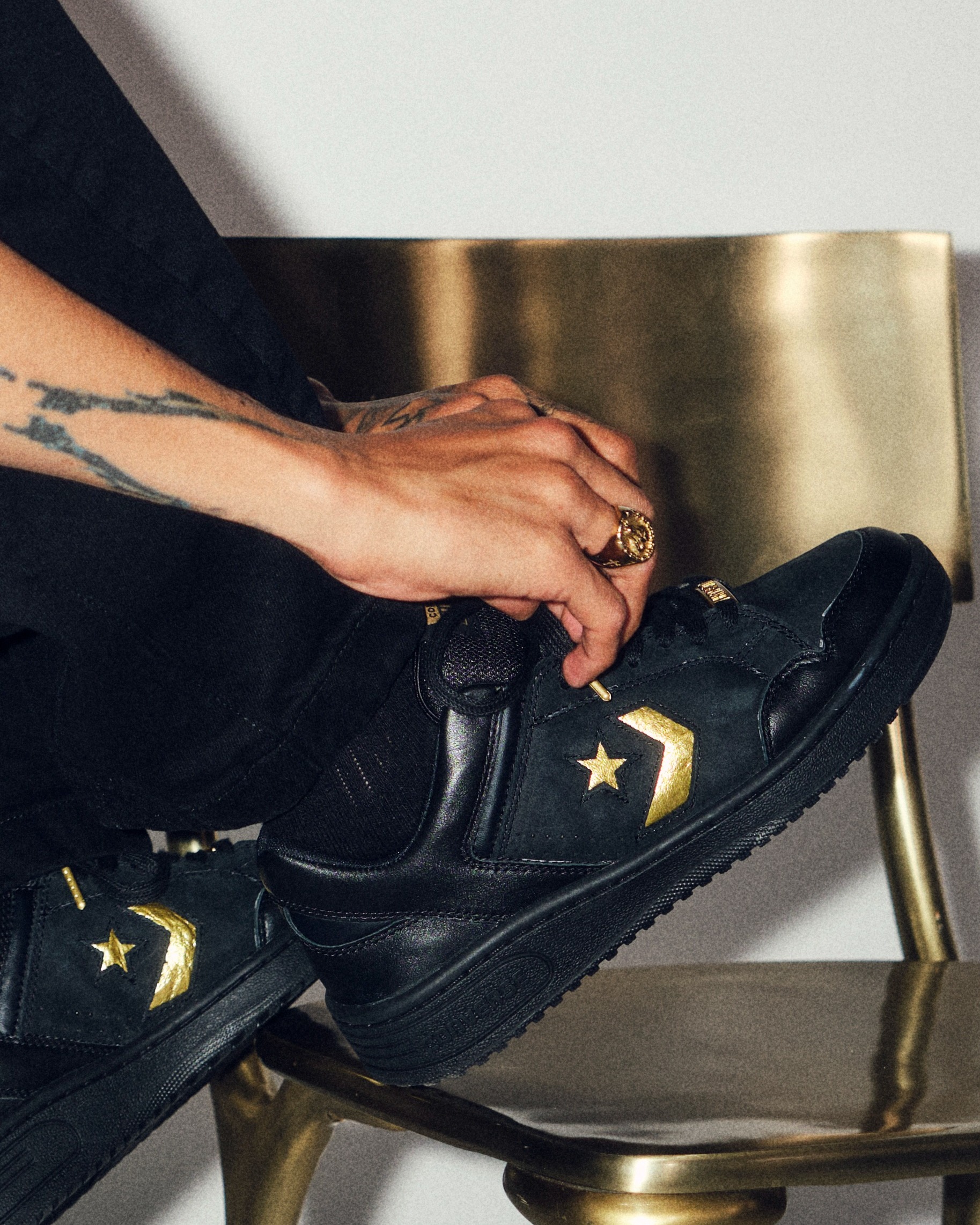 Foot locker leather converse hotsell