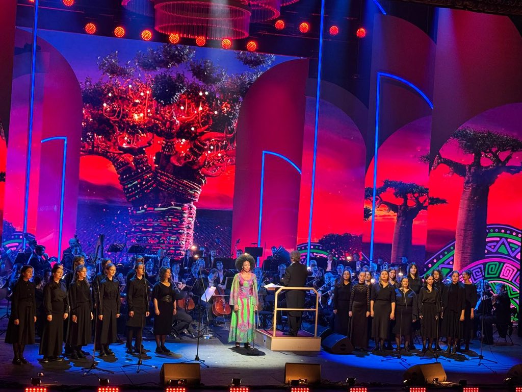 GaytonMcK's tweet photo. Very proud of Pumeza Matshikiza. She flew the South African flag high tonight at “The classics of BRICS” as part of the festival of BRICS culture 🇿🇦 https://t.co/4XPSFdW2Dv