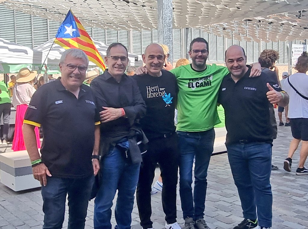 Els amics d'Euskal Herria de <a href="/gureesku/">independentzia</a> han estat gaudint de la #Diada2024. 
Amb ells van treballar conjuntament per la organització la via pirinenca. 
#euskat