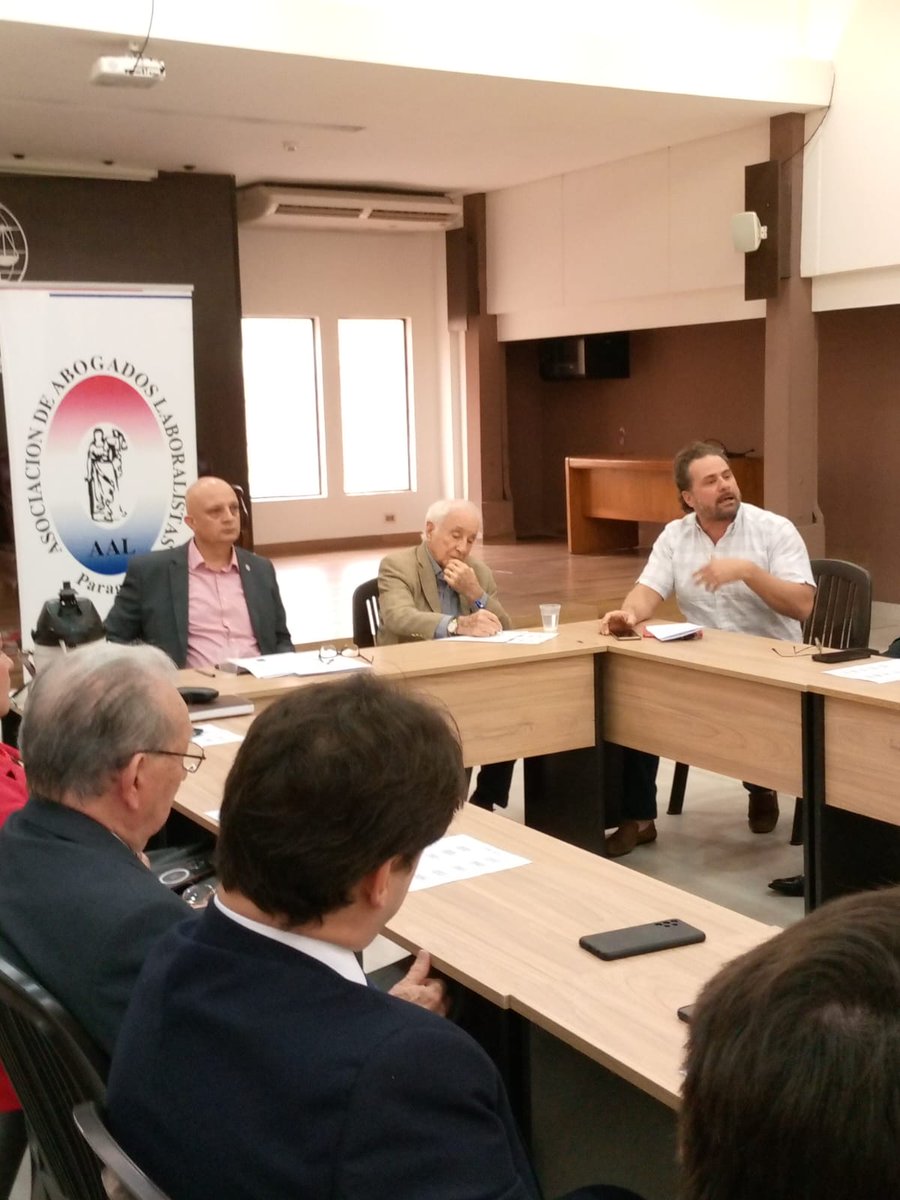 aalparaguay's tweet image. ✅ Reunión con Estudios Jurídicos Laborales 
 
En el @CAP_py tuvo lugar una reunión cumbre con diferentes profesionales especializados en derecho del trabajo y la seguridad social a fin de instalar mesas de trabajo sobre distintos temas y plantear propuestas a los 3 poderes.