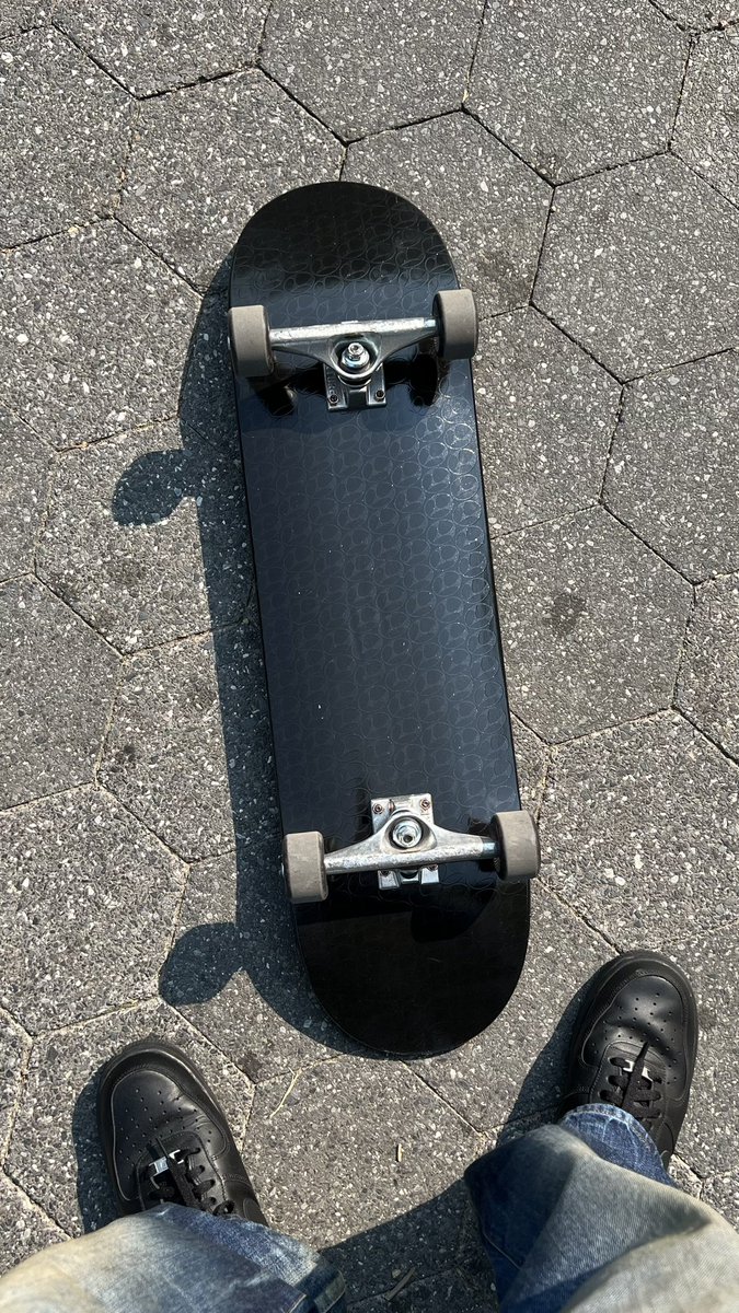henrywillette's tweet photo. Grim reaper setup for fall https://t.co/rqLPCjttmQ