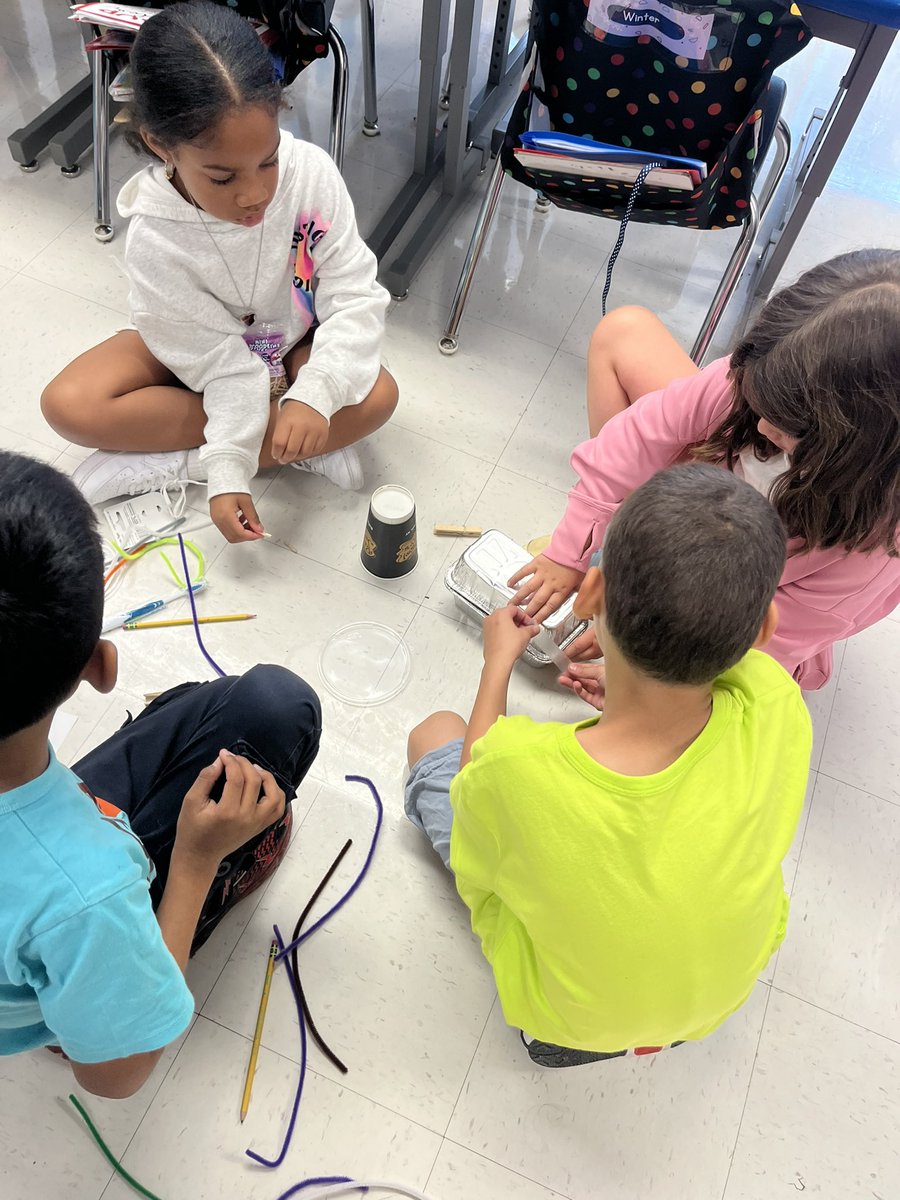 MissBickelman's tweet photo. We have been learning about what it means to be an engineer and the Engineering Design Process. We have officially launched our first engineering project!  After reading The Snowy Day, students designed a “snowball keeper” within collaborative groups. Today, we started building! https://t.co/NeR7iZrigm