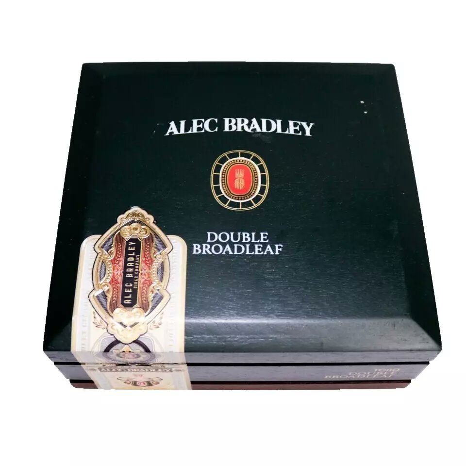 QualityCigarBox's tweet image. Presenting the Alec Bradley Double Broadleaf wooden cigar box. Made with a clamshell lid, sealing in and keeping safe jewelry, watches, art supplies, makeup, and more. 🎁
#craftbox #woodencraft #crafting #christmasdecor @ebay

ebay.com/itm/3955835693…