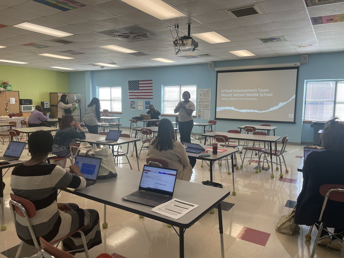 MtVernonMiddle's tweet photo. Celebrating Mt. Vernon Middle School  exceeding growth!   Making a difference.  Every Child.  Every Day @And_Johnson1 @seydric7 @WCPSS https://t.co/WYXTL160Yx