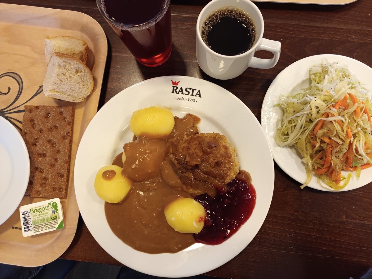 kristallnaach's tweet photo. Neue #Rasta probieren..😋 lecker
#Dagenslunch ❤️ #Dagensmenü
Ich #Pannbiff..Männe #Fischtag
#Sverige😘 #Schweden🦌#Sweden
#Heimfahrt "Mittag" #Dasletztemal
#Värmland 🇸🇪 🫎 #Elchenländle24 https://t.co/nITHqK1Cbz