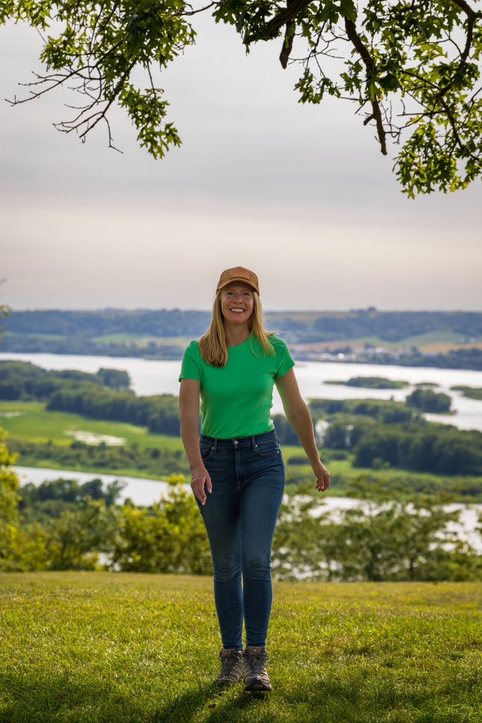 DarleyNewman's tweet photo. Ireland!?!? No #Illinois! We’re in gorgeous Galena filming an episode along the epic Great River Road. Follow along with stories and posts https://t.co/ni2WA8E5hd https://t.co/UwX04BoPw6 #Ilgrrtwd #travel https://t.co/zTeu2JMr5c