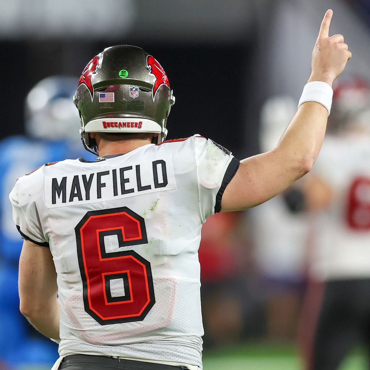 MLFootball's tweet photo. SUPERSTAR: #Bucs quarterback Baker Mayfield leads all qualified QBs in passer rating in the entire #NFL since week 14 last season.

😤😤😤

Baker is one do the BEST QUARTERBACKS IN THE LEAGUE.

(h/t @benyarrington) https://t.co/GzZXNZGjdr