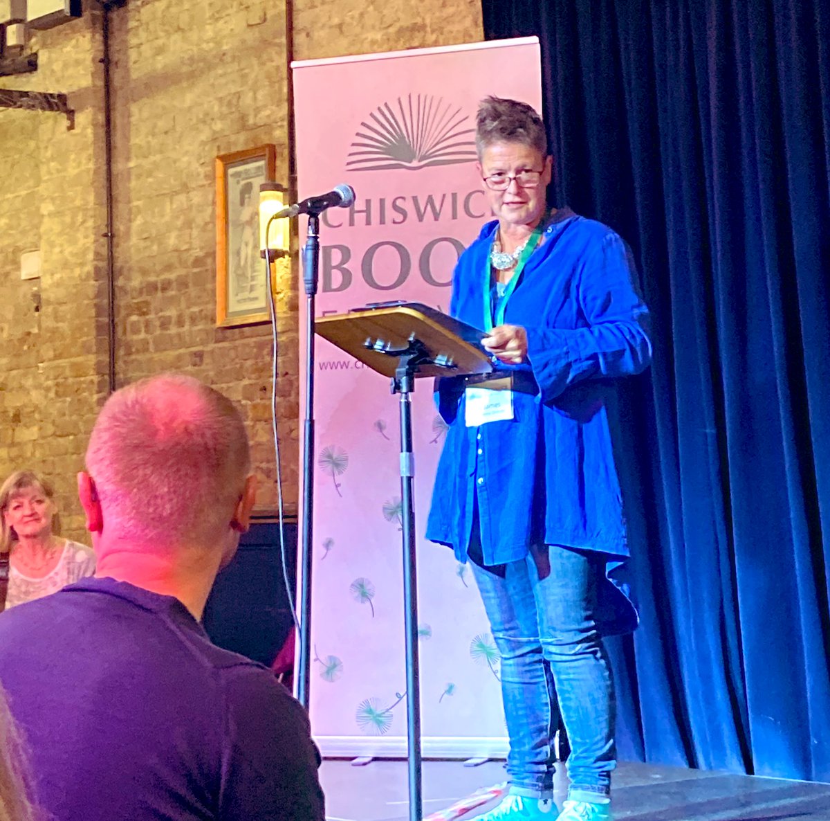MaggyPigott's tweet photo. A highlight of #Chiswick #Book Festival - the #LocalAuthorsShowcase ๐
22 #authors talking for 2m each- fiction to food & Faberge, thrillers to trees & teddies, stage/screen to STEM, history, memoirs & more
Something for everyone with order kept by Jo James and her horn!
๐๐ป https://t.co/jI8aGgEAX6