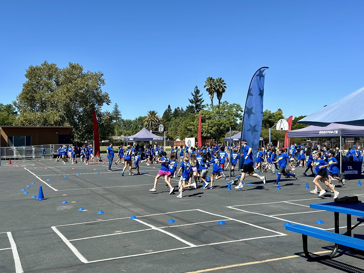 KaiserKimber's tweet photo. @strandwoodel fun run, pie @LeifUtler fundraising ice bath-way to go Roadrunners! https://t.co/lJDdqNZGPt