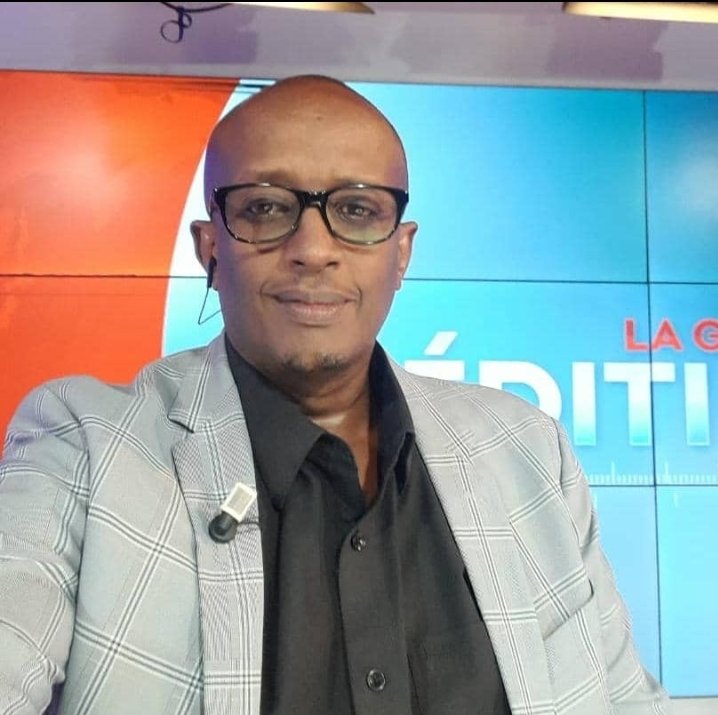 nyiripat's tweet photo. Ce mois de septembre 2024 est spécial dans ma carrière au sein @rbarwanda ex-Orinfor! Cela fait 30 ans 🎂 que je sers ma nation, chaque jour avec passion et amour, à travers le journalisme en #Français. Merci de votre soutien continu ❤ https://t.co/7aJVIClnqT