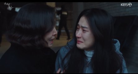 daisy_dramas's tweet photo. I'm sorry for doubting Sun Hui's parents 🥹 they weren't psychopaths they actually loved Sun Hui but IDK why she was such a fool & messed things up by going to her biological dad 😐
#PerfectFamily #PerfectFamilyEp9 https://t.co/X1cdkm5Vy0