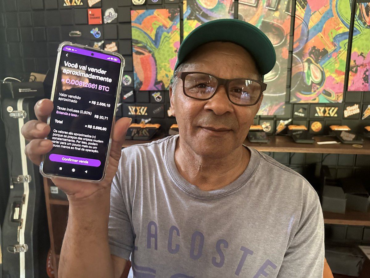 Mr. Raimundo, our security guard, unfortunately sold his salary in BTC,  using @nubank 😭😭😭 We need to structure the Bitcoin community bank to buy  it back, and hold it forever, inside of