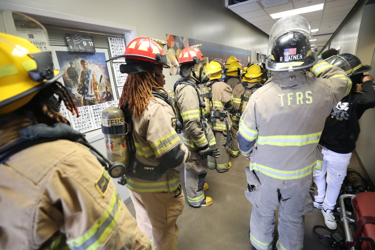 T🍏S Board of Ed tweet media