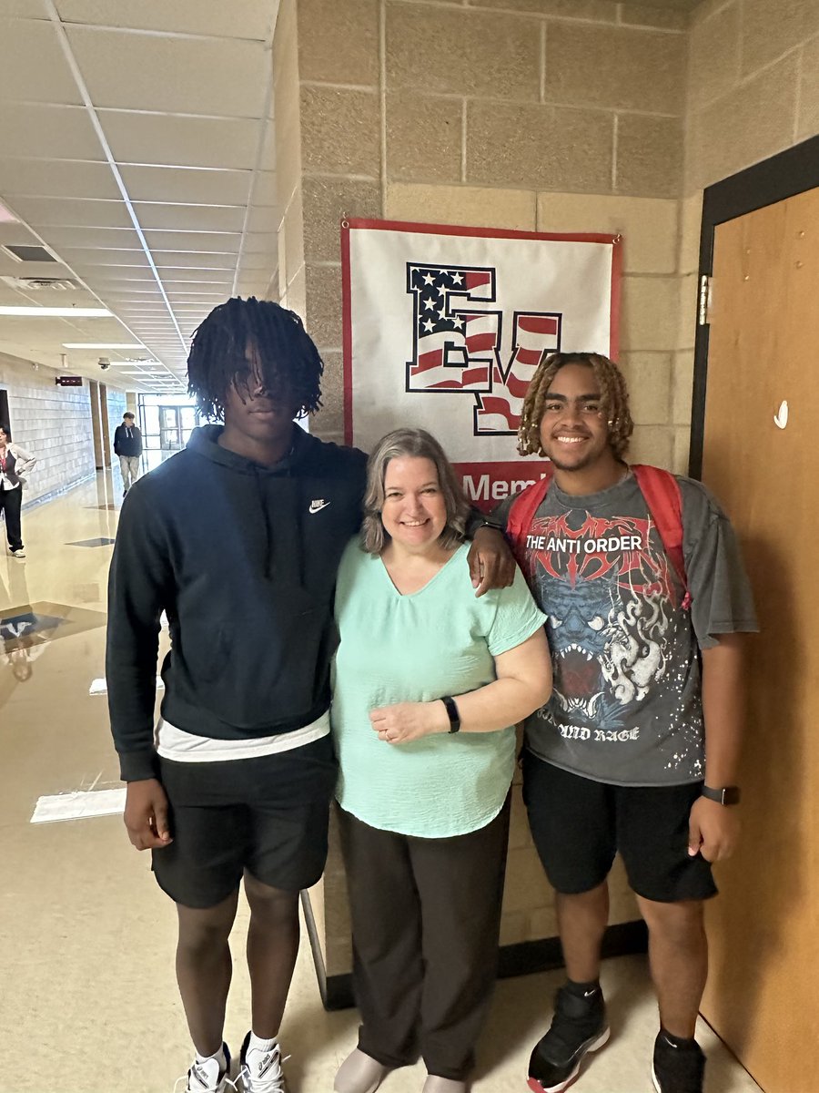 East View Football (@patriotpride13) on Twitter photo Congratulations to the Staff Member of the Week, Ms. Best!
#BeliEVe #TheView
<a href="/GeorgetownISD/">Georgetown ISD</a> <a href="/EastViewHS/">East View HS</a> Congratulations to the Staff Member of the Week, Ms. Best!
#BeliEVe #TheView
<a href="/GeorgetownISD/">Georgetown ISD</a> <a href="/EastViewHS/">East View HS</a>