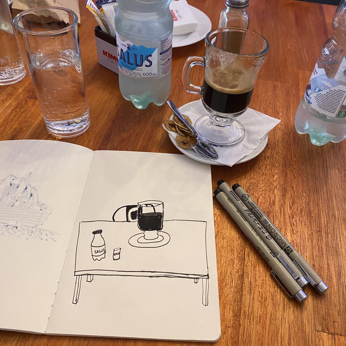el_fabulosso's tweet photo. Un dibujo feo en café de Montevideo https://t.co/CCs1JkzRk0