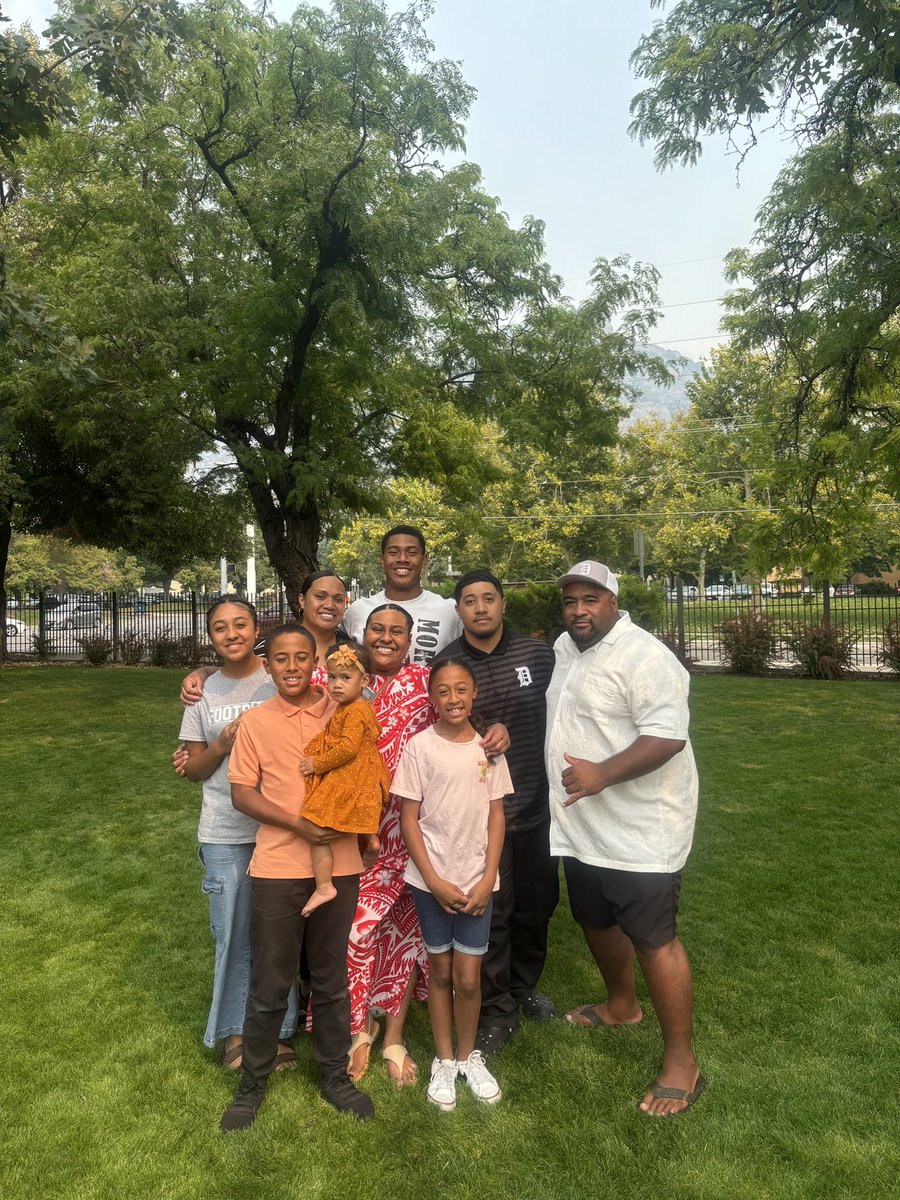 LopetiMoala07's tweet photo. If you are ever in the area you gotta stop by Chubby’s Cafe @ChubbysOrem. Before dropping my sister off to the MTC we grabbed a bite to eat here. God speed Sister Moala.

#chubbyscafe 
#provomtc https://t.co/xgQJjH4VC9