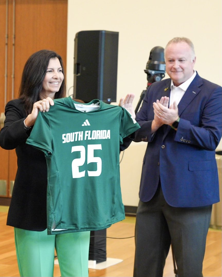 USFWLAX's tweet photo. Officially Official🥍

Women’s Lacrosse was formally certified for its first season of intercollegiate varsity competition!

Mark your calendars for Feb. 7! More info coming soon👀

#HornsUp🤘 https://t.co/9rcQedQ5KE