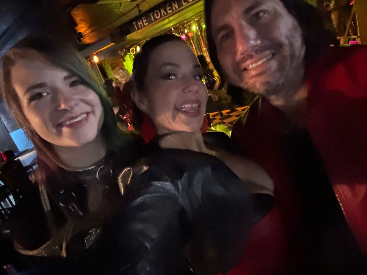 Tony Cuffs tweet media