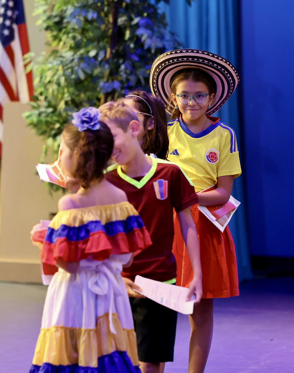 BISHouston's tweet image. Diving into the rich culture and vibrant traditions to celebrate #HispanicHeritageMonth! #hispanicheritagemonth #BISHouston #createyourfuture #primaryassembly