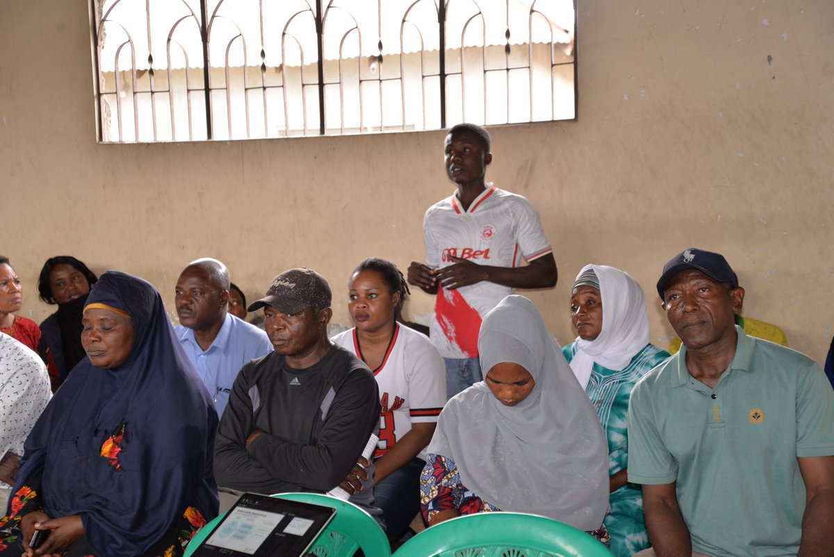 Meeting with Citizen Scientists and community members at Mji Mpya, Vingunguti where findings from the Maisha Bora study were shared. The insights gained will help shape pathways to prosperity and improved living conditions in informal settlements.
