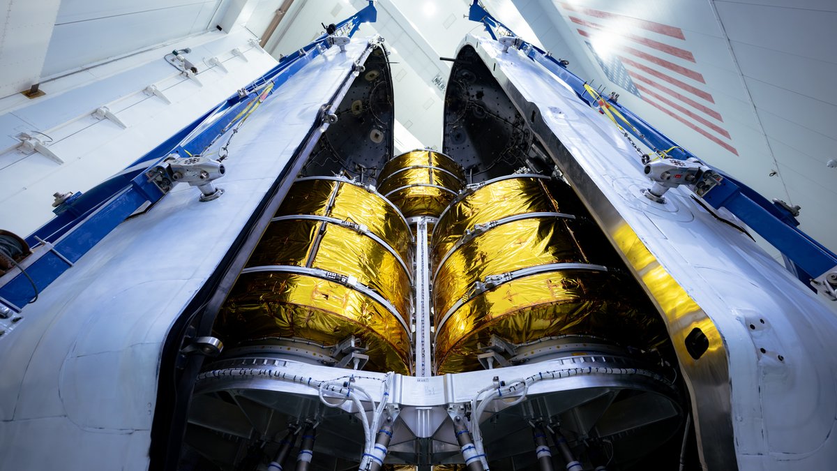 AST_SpaceMobile's tweet photo. Our BlueBirds are ready to take flight! 🚀 These groundbreaking satellites are now encapsulated in the rocket, ready to launch and revolutionize global connectivity. Stay tuned for updates on the launch countdown. https://t.co/JbHIAgRMKo
#ASTSpaceMobile #BlueBirdLaunch #SpaceInnovation #LaunchDay #BlueBirdLaunch #futureofconnectivity #innovation #spacetechnology #bridgingthedivide #TheFutureIsHere