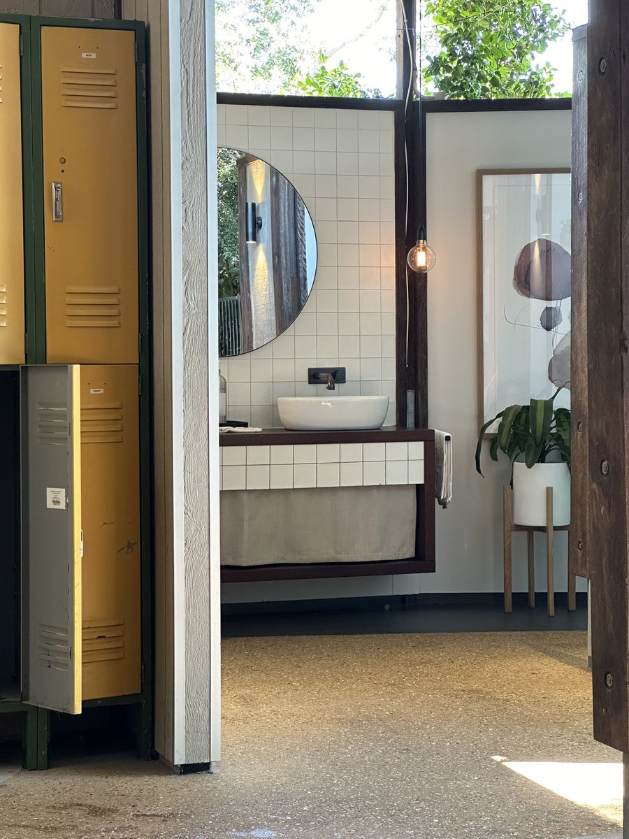 Laur ⚡️ Solo Traveller + Digital Creative 💭 tweet media