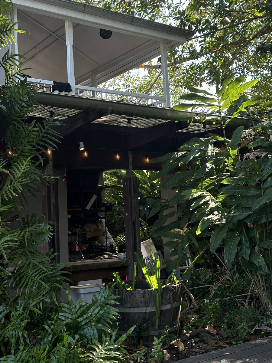 Laur ⚡️ Solo Traveller + Digital Creative 💭 tweet media