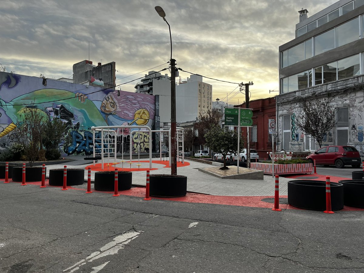 Como gentrificar una plaza. Dos puntos.