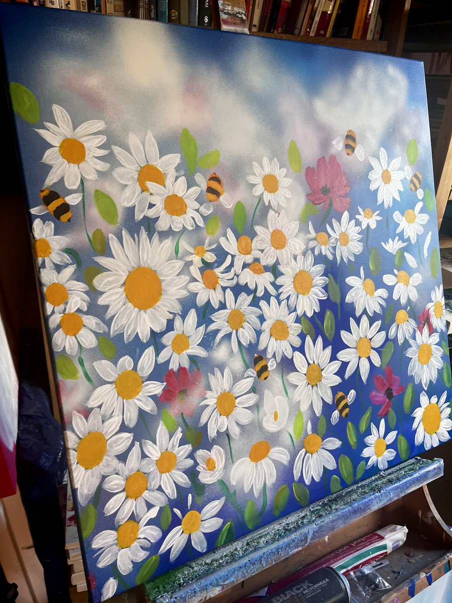 Latest work in progress, Daisy’s and Bees #artwork #artist #artdesign #floralartwork #acrylic #acrylicpainting #painting #flowers