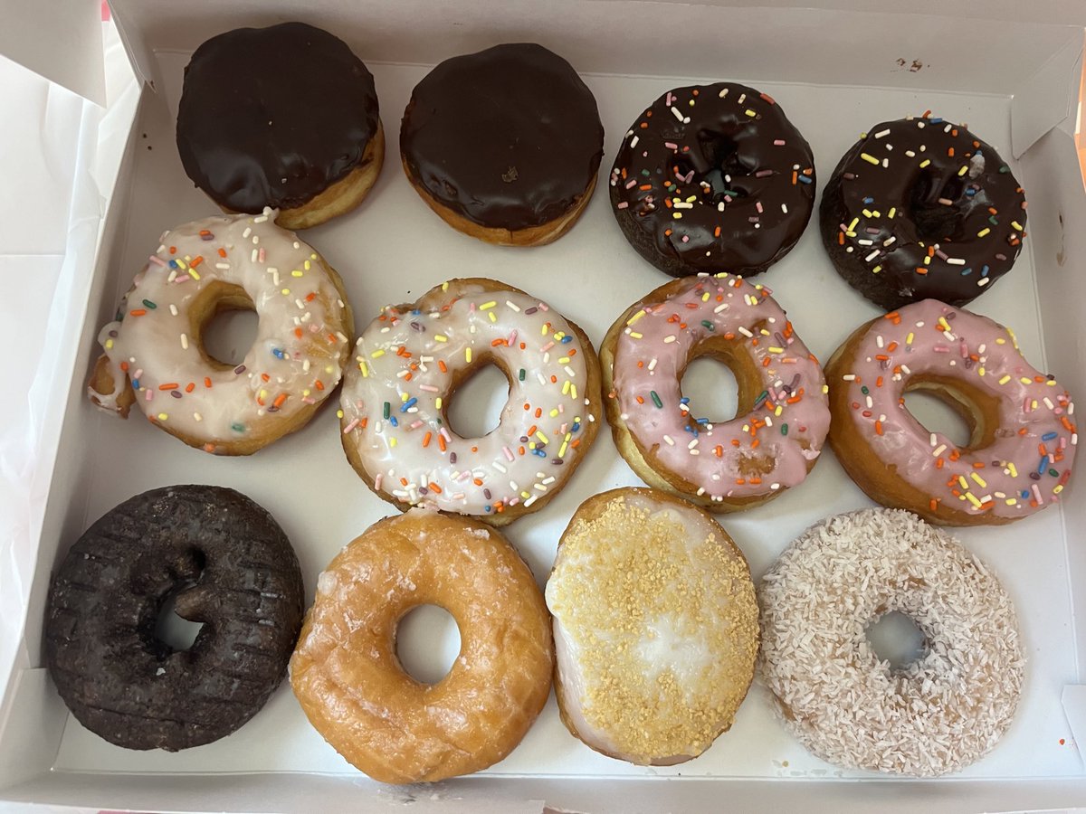 collinsnyc's tweet image. Today’s beauty - I hosted a celebratory breakfast for my #APCalculus #seniors on our first day of regular classes to celebrate their PHENOMENAL #APPreCalculus #2024ExamScores; they beat both the NYS and global means. #lovemystudents