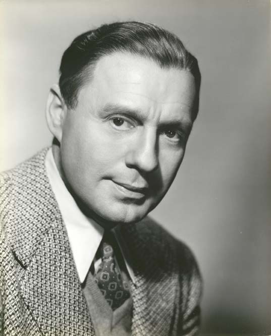 DADiClementi's tweet photo. Jack Benny is confirmed to have been an uncredited extra in #Casablanca . I still can't find him for sure. Here are a few guesses others have made. But a little something new to do as you watch tonight! #TCM30 #TCMParty I lean toward the waiter. https://t.co/A0Gy17a89I