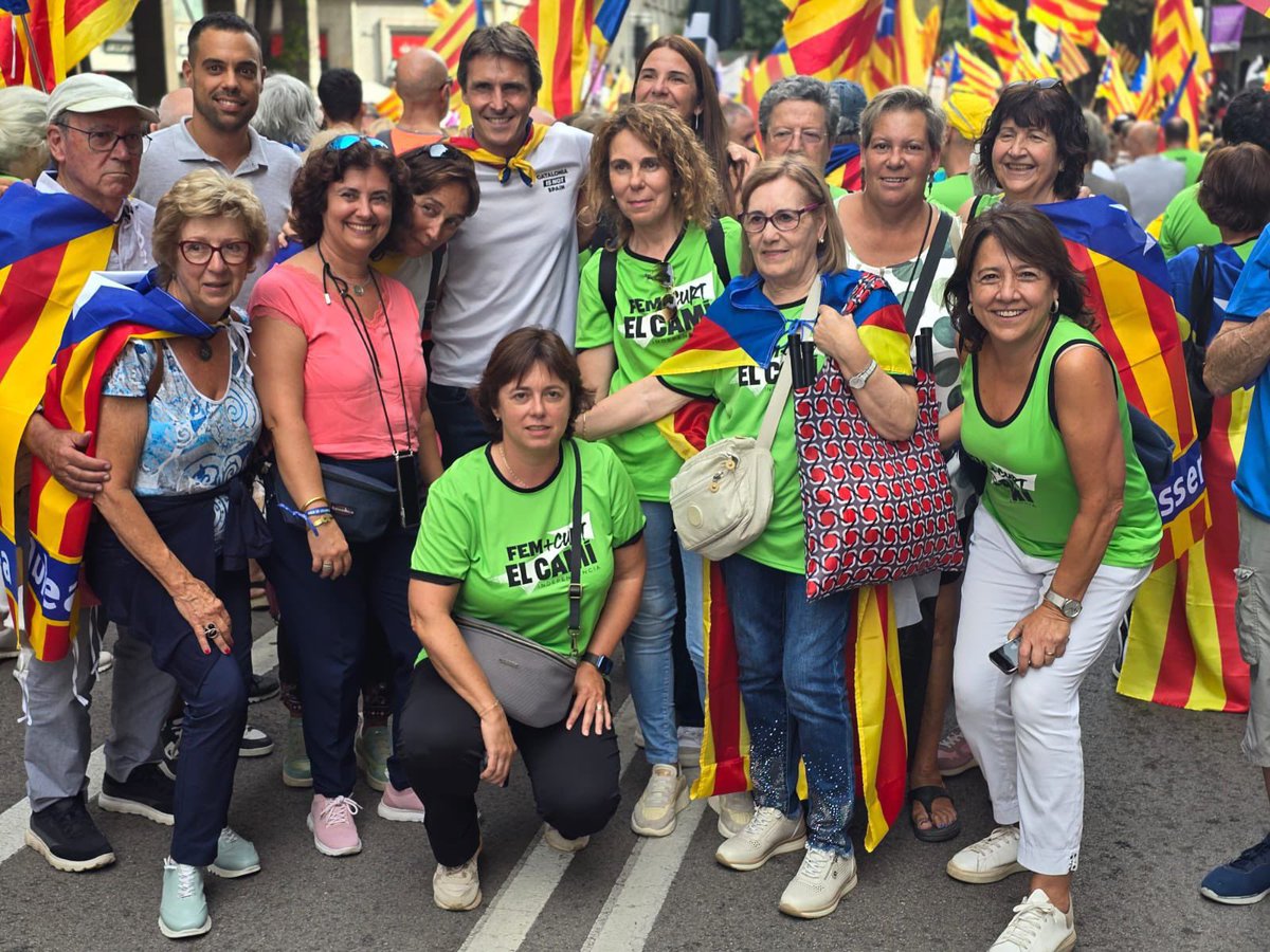 Sempre allà on cal ser i amb la nostra gent 🫶

Fem el camí més curt 🙌

Visca Catalunya Lliure 🎗️

#LloretdeMar #diada #11s