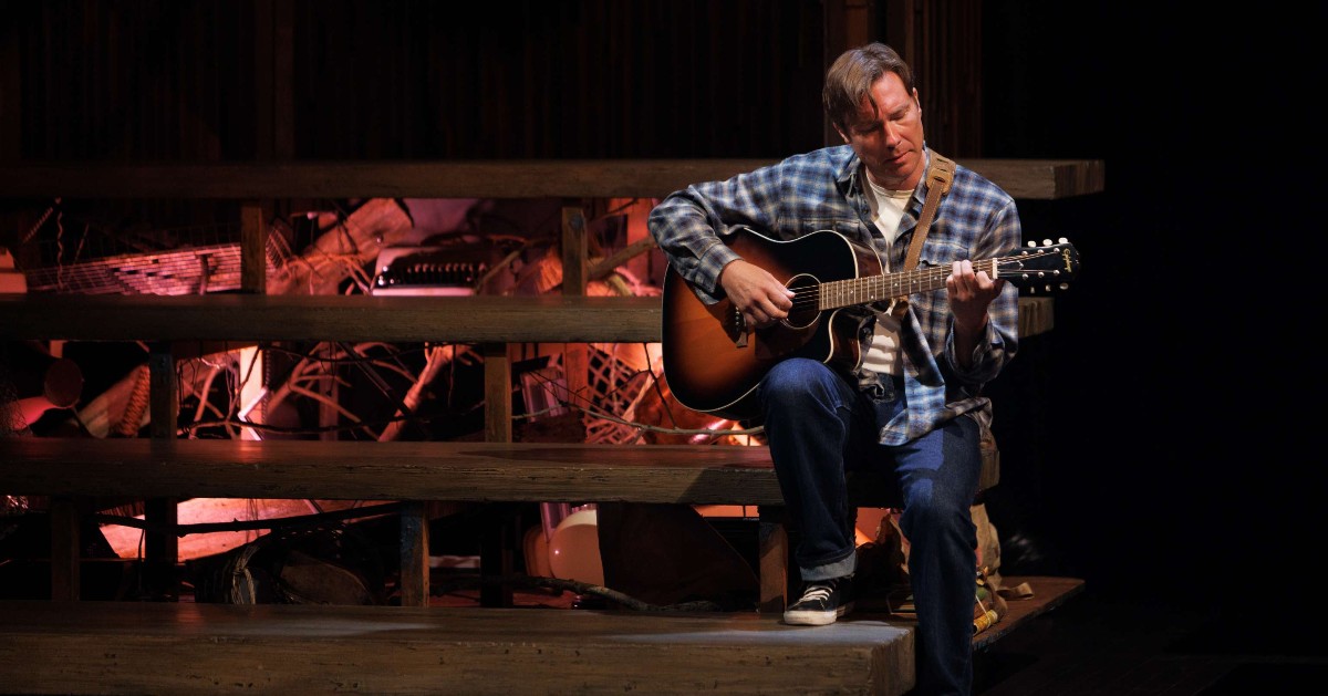 stratfest's tweet image. Next on the #stagefashion list🔥

Artsy flannel: Show off your artistic side in a classic white T-shirt worn under a plaid shirt paired with jeans and Converse sneakers. Combines seamlessly with a guitar and furrowed brow.  Add in a campfire and you've got #Kenergy to spare!