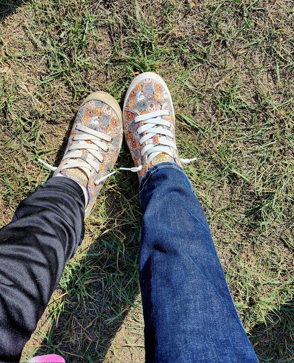 Fun day when you find your "shoe buddy" out on the playground!🤩 #itsthelittlethings