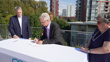 clbc_connect's tweet image. Adults with developmental disabilities will have access to an expanded range of housing options thanks to a new partnership between the Co-operative Housing Federation of BC (@chfbc), Community Living BC and Community Land Trust (@CLTrust). 

Read more: ow.ly/Rl9t50TlxqY