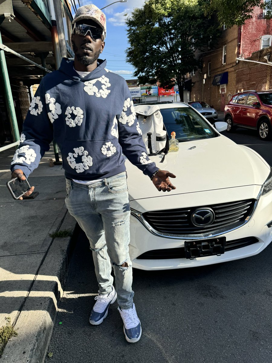 gooneez00's tweet photo. 🤓💰 https://t.co/ztpdJPWKav