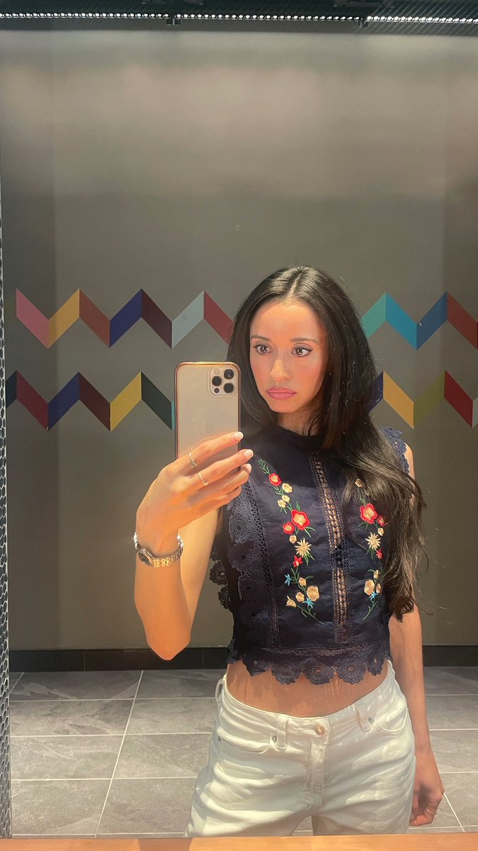 🎥📺 Back on camera shooting a special TV episode coming soon for #HispanicHeritageMonth. This was today’s TV outfit, and I quite liked it :)