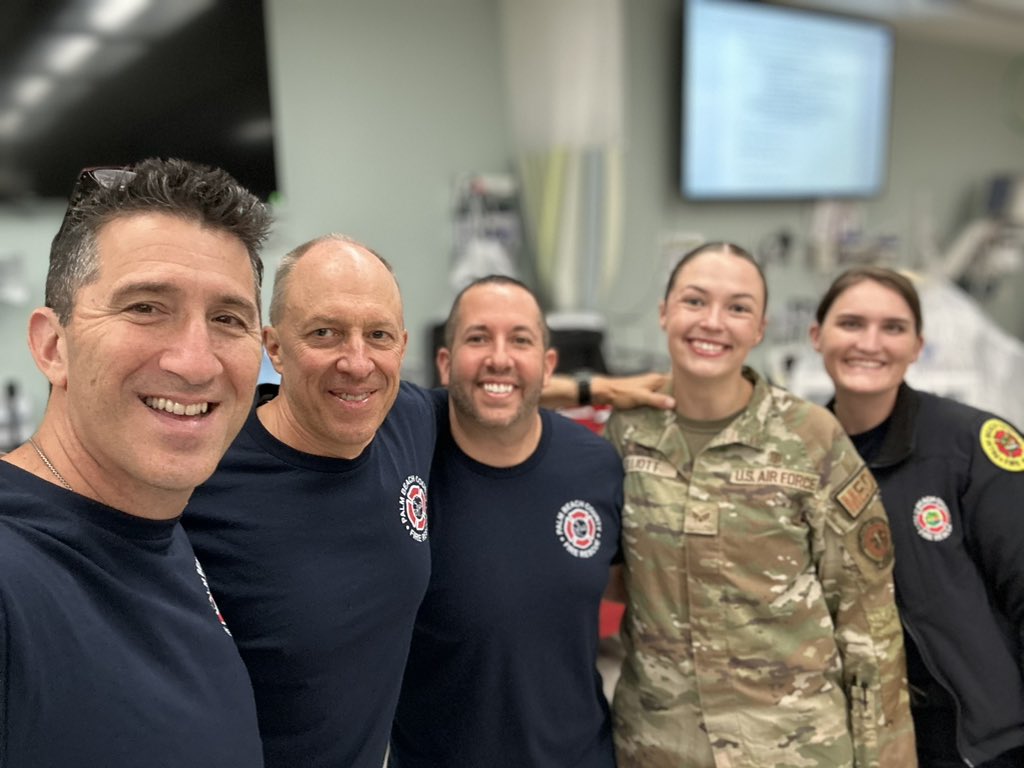 HandtevyMD's tweet image. We’re in Vegas for #EMSExpo2024 and my @PBCFR team was invited to @NellisAFB to teach #HPCPR #LTOWB with @LifeFlow__, #POCUS and Distal Femur IO.

The great @markpiehl was kind enough to join!