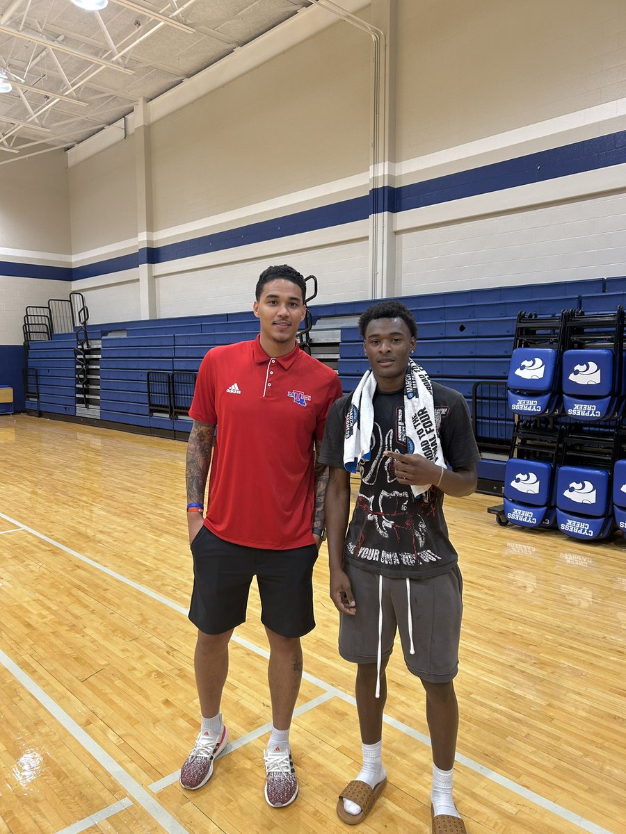 Ke’Bari (@kebarii13) on Twitter photo Want to appreciate coach Kavin from Louisiana Tech for stopping by to watch me and the guys get up and down! <a href="/LATechHoops/">Bulldog Basketball 🐶🏀</a> <a href="/CyCreek_Hoops/">CyCreekBasketball</a> <a href="/CyCreekBooster/">CyCreekBooster</a> <a href="/JasonTocabens/">Jason Tocabens</a> <a href="/Coozies_corner/">Coozies Corner Podcast</a> Want to appreciate coach Kavin from Louisiana Tech for stopping by to watch me and the guys get up and down! <a href="/LATechHoops/">Bulldog Basketball 🐶🏀</a> <a href="/CyCreek_Hoops/">CyCreekBasketball</a> <a href="/CyCreekBooster/">CyCreekBooster</a> <a href="/JasonTocabens/">Jason Tocabens</a> <a href="/Coozies_corner/">Coozies Corner Podcast</a>