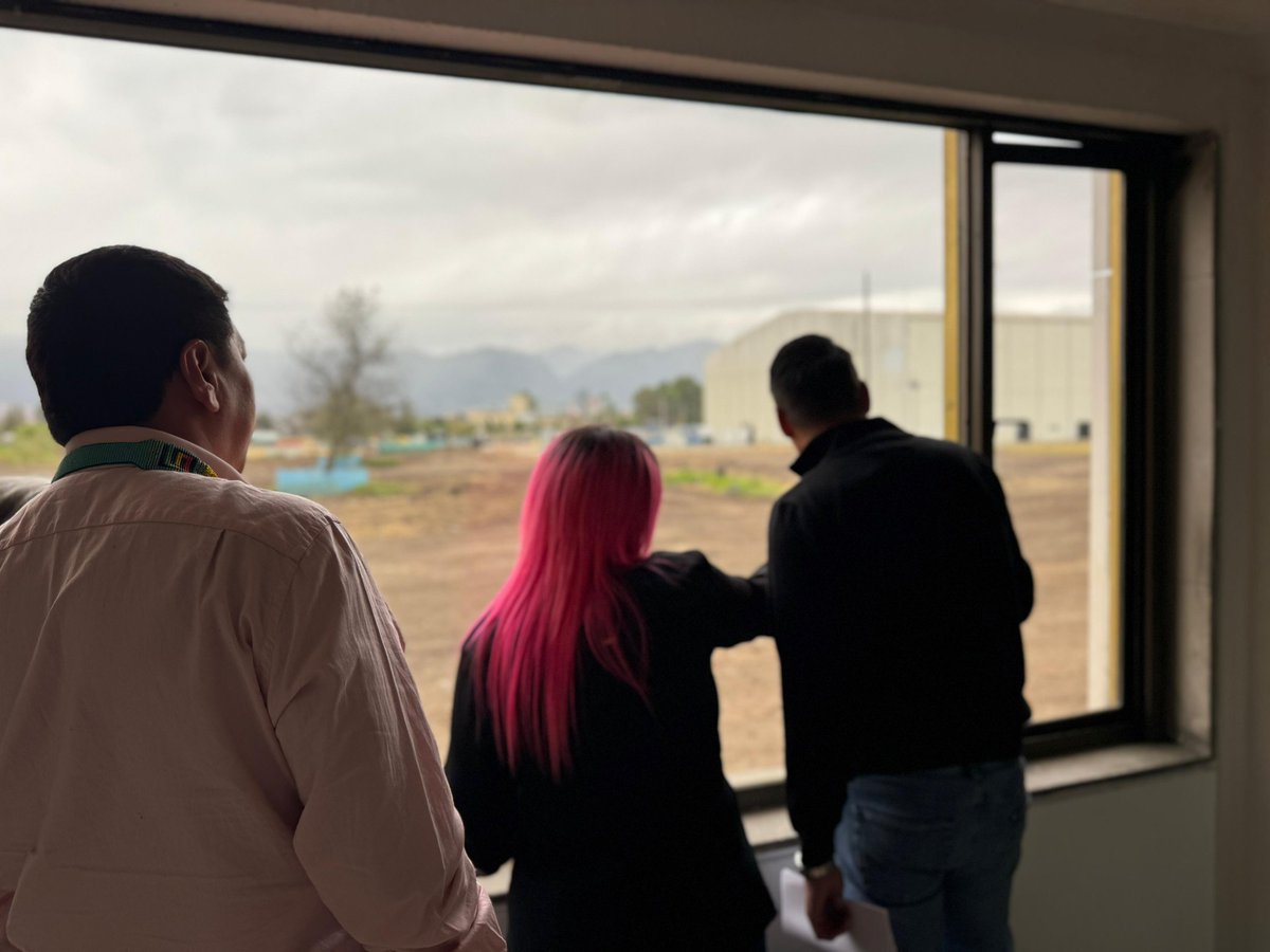 QuenaRibadeneir's tweet photo. Con los concejales @leocaste22 y @HozkarBJ2, instalamos la comisión accidental para ejercer control político sobre el proyecto #DistritoVerde en el Parque Simón Bolívar. Nuestro objetivo es acompañar a las comunidades, monitorear las intervenciones de OCESA y garantizar la transparencia en cada acción.
¡No permitiremos que OCESA pase por encima de la ley y la ciudadanía!