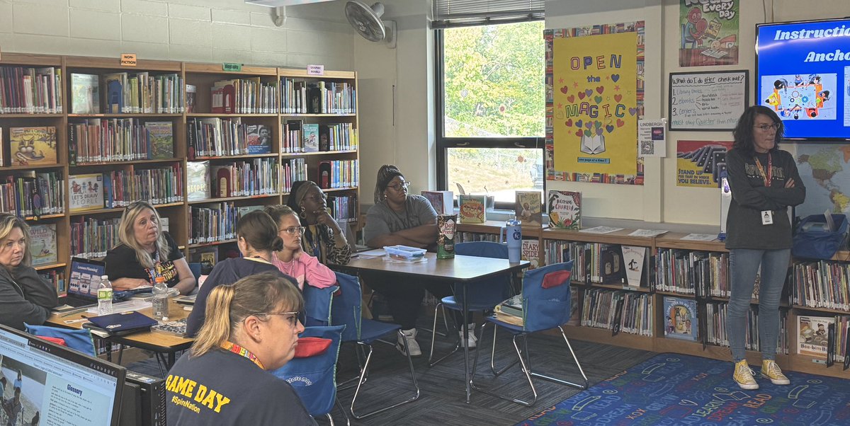 Dwiley_theGr8's tweet photo. @iCoachCarpenter lead todays PD  @KckLindbergh teachers 🧠 were firing on all cylinders #bettereveryday https://t.co/WDYMrZUuJ6