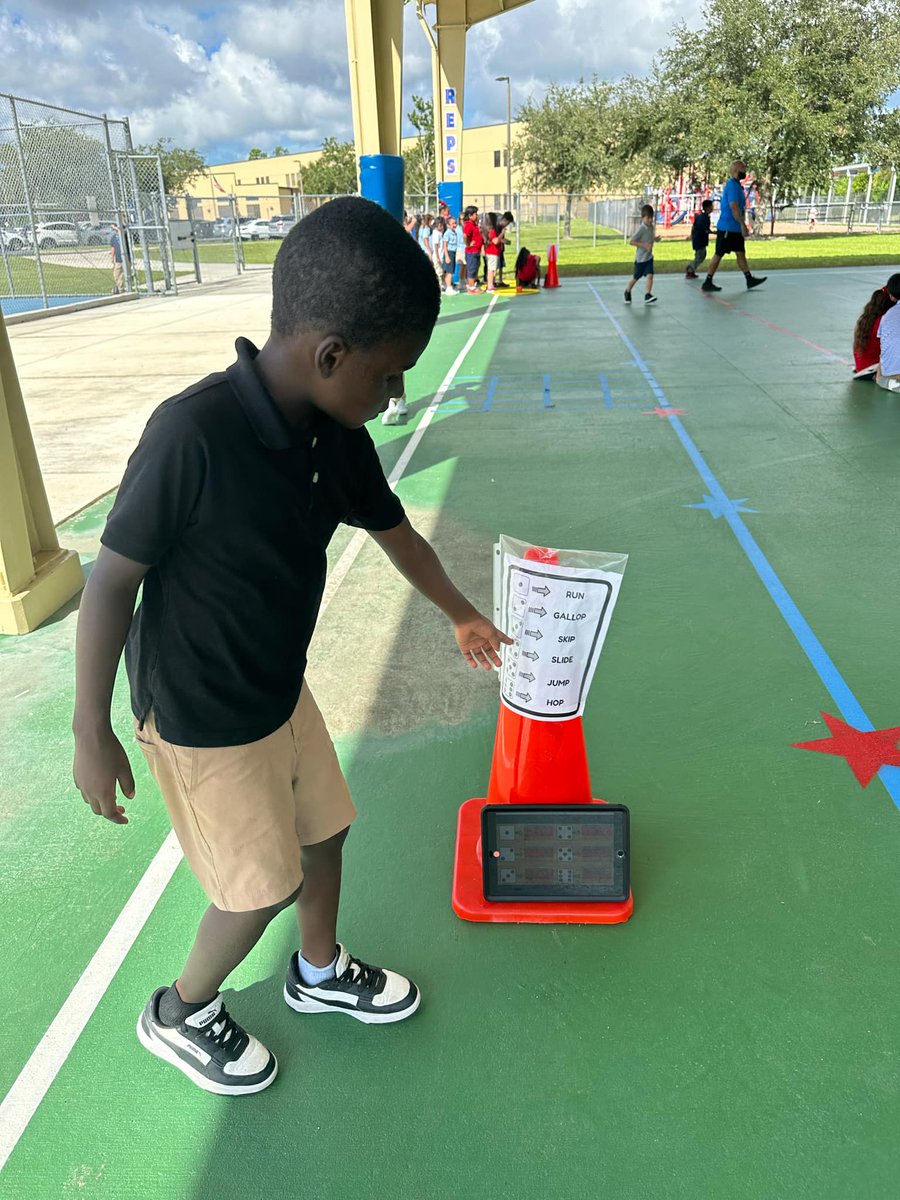 MDE_StarsPE tweet media