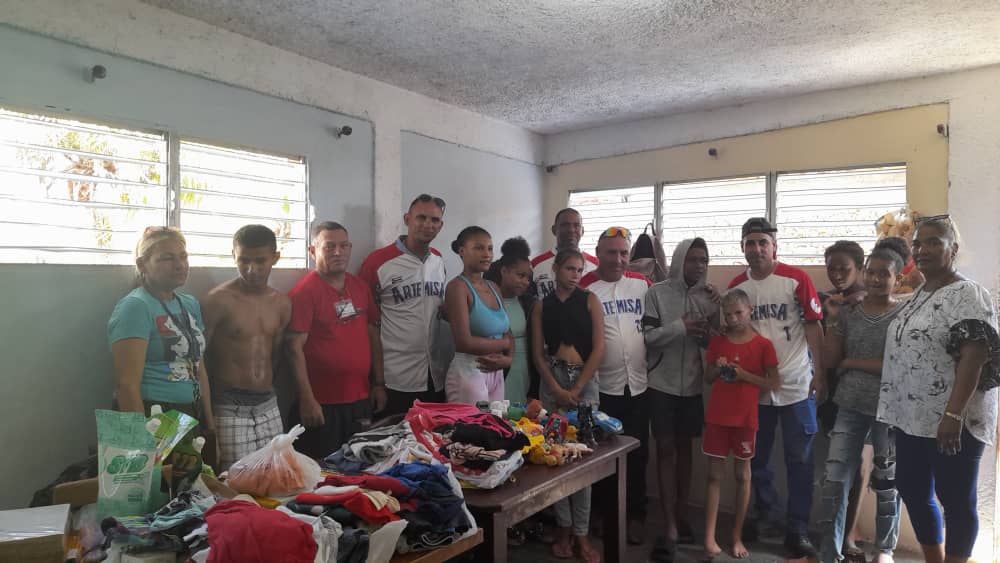 El equipo de sofball de <a href="/ETECSA_Cuba/">ETECSA</a> en #Artemisa no solo lo caracteriza la combatividad y el amor a la camiseta, la ayuda a nuestros niños sin amparo familiar de San Cristobal también los hace mejores seres humanos. #ArtemisaJuntosSomosMás