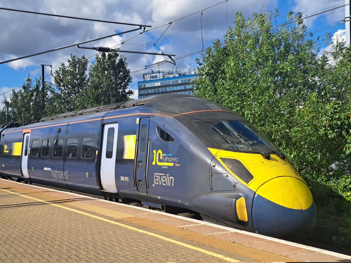 danthetrainman's tweet image. Cool visit to Ashford Intl Station today on my favourite train. #class395 #southeastern #ukrailscene #photography #daytrip