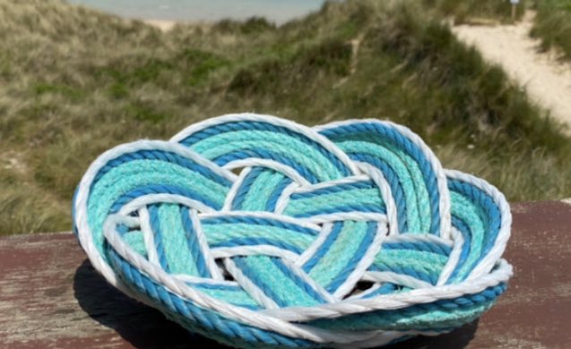 CornishSpliced's tweet image. We’re extending #StrangestFind till December, some great finds so far but nothing catch our eye and standing out yet. 

Here’s what we can make from some of our own #StrangestFinds. 

@2minbeachclean @WhatsOnCornwall 
#TreasureHunt