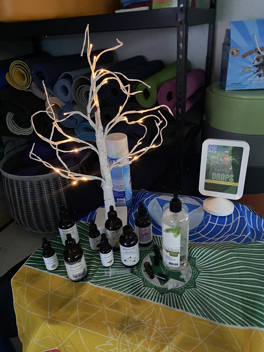 A big thank you to the MNPS SEL department for hosting a wonderful day of mindfulness with our faculty and staff! 🧘‍♀️🎨 We enjoyed self-care activities like mindfulness coloring, creating calming jars, Zen gardens, and more. Feeling refreshed and recharged! #SEL #Mindfulness